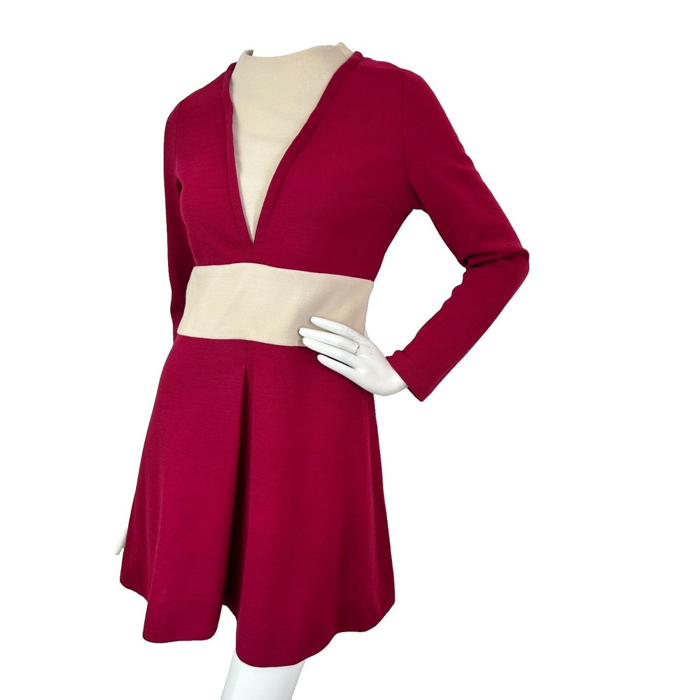 Vintage 1970s Youth Guild Dress Size 6 Mod Space Age Color-block Knit Shift Red